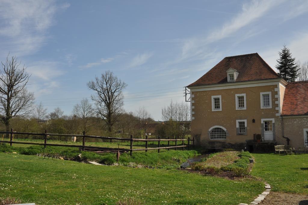 Moulin De Morance Bed & Breakfast Ecommoy Exterior foto